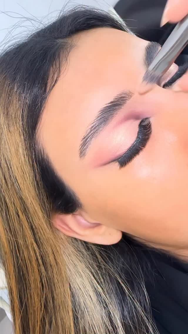 naseem_artistry 게시물 이미지: Tutorial ❤️❤️#makeuptutorial #makeupparty...