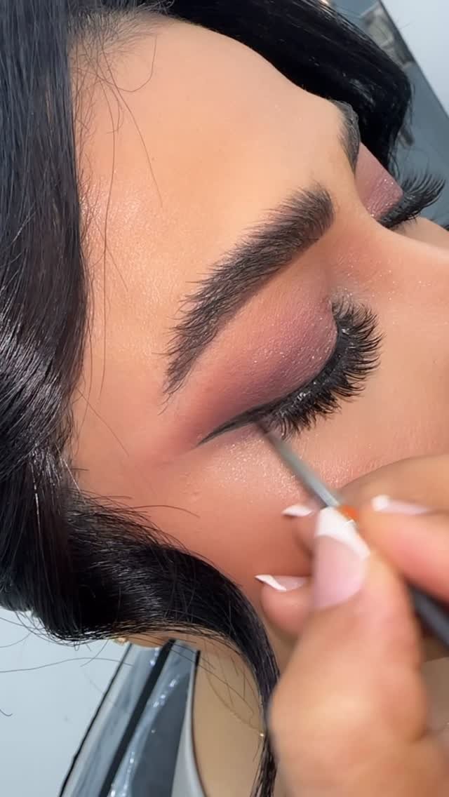 naseem_artistry 게시물 이미지: Eyeliner ❤️eyeliner tutorial #eyeliner...