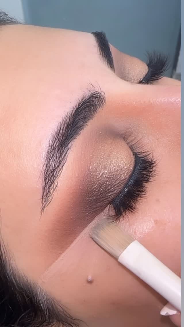 naseem_artistry 게시물 이미지: Again😎😎👌my signature style makeup...