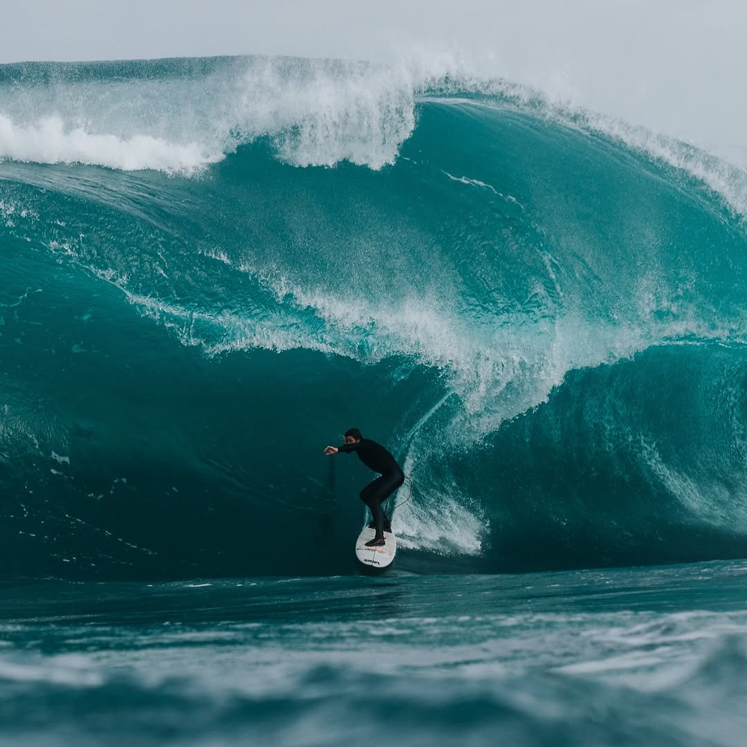 nathan_florence 게시물 이미지: A barreling left in the lip of a barreling...
