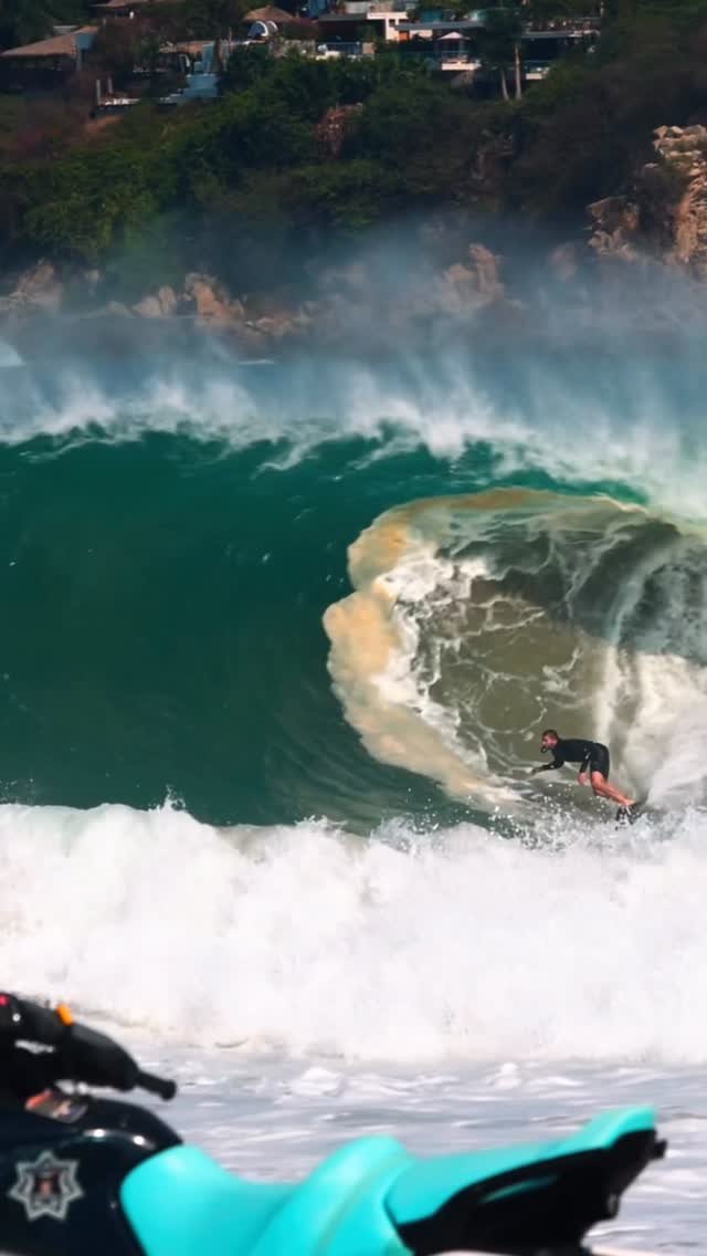 nathan_florence 게시물 이미지: Washing off the jetlag happy to be back! 🇲🇽

🎥...