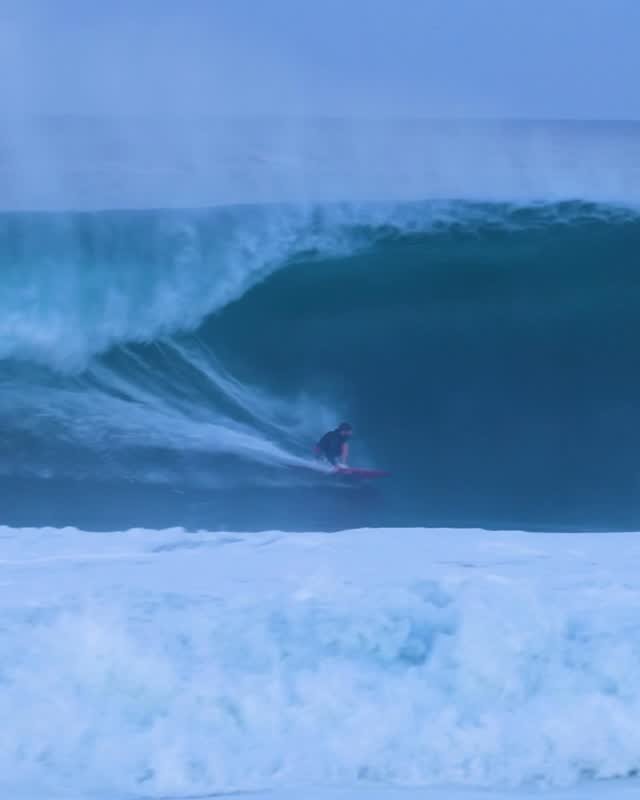 nathan_florence 게시물 이미지: Early am on the 7’5 

🎥 @casalunalu_mx
