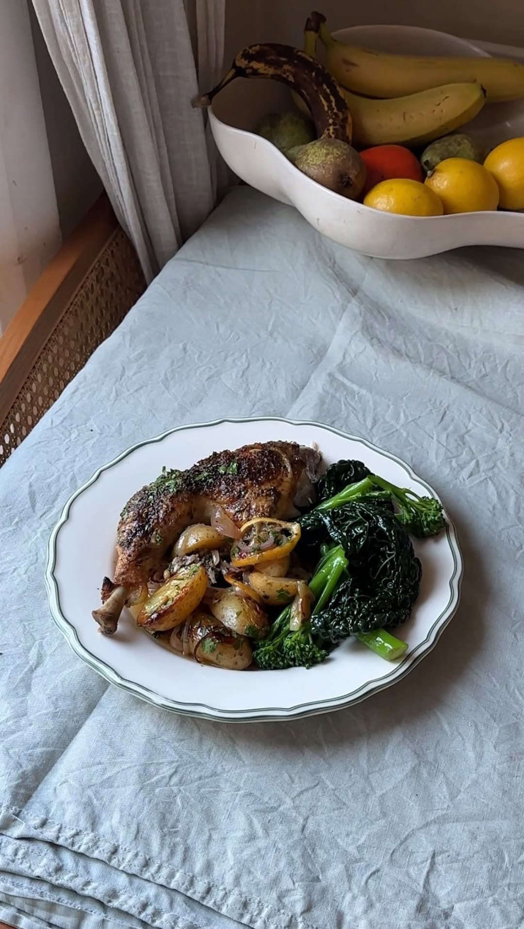 natsnourishments 게시물 이미지: AD An all in one traybake is exactly what you...