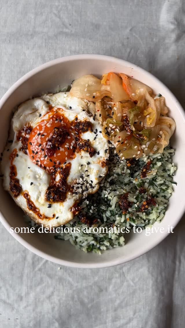 natsnourishments 게시물 이미지: Fridge Raid Spinach Rice!

A big bag of...