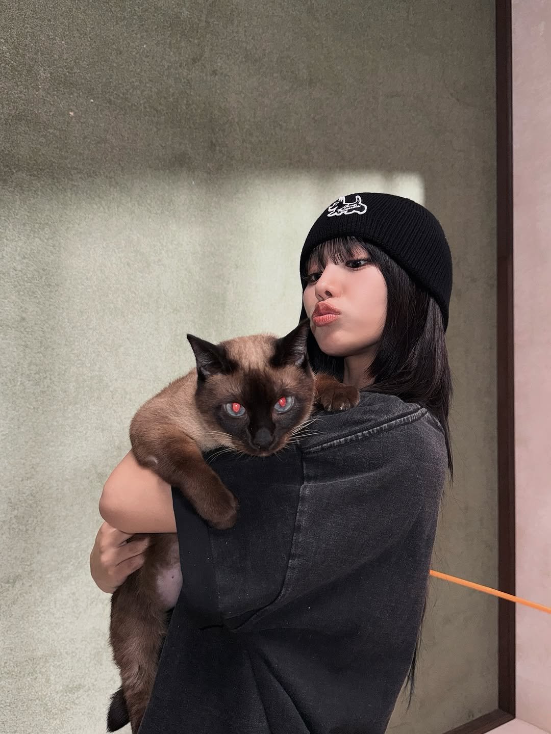 Photo shared by NATTY (( 나띠 )) on November 12, 2025 tagging @classyclub.official, and @classyclub.kr.