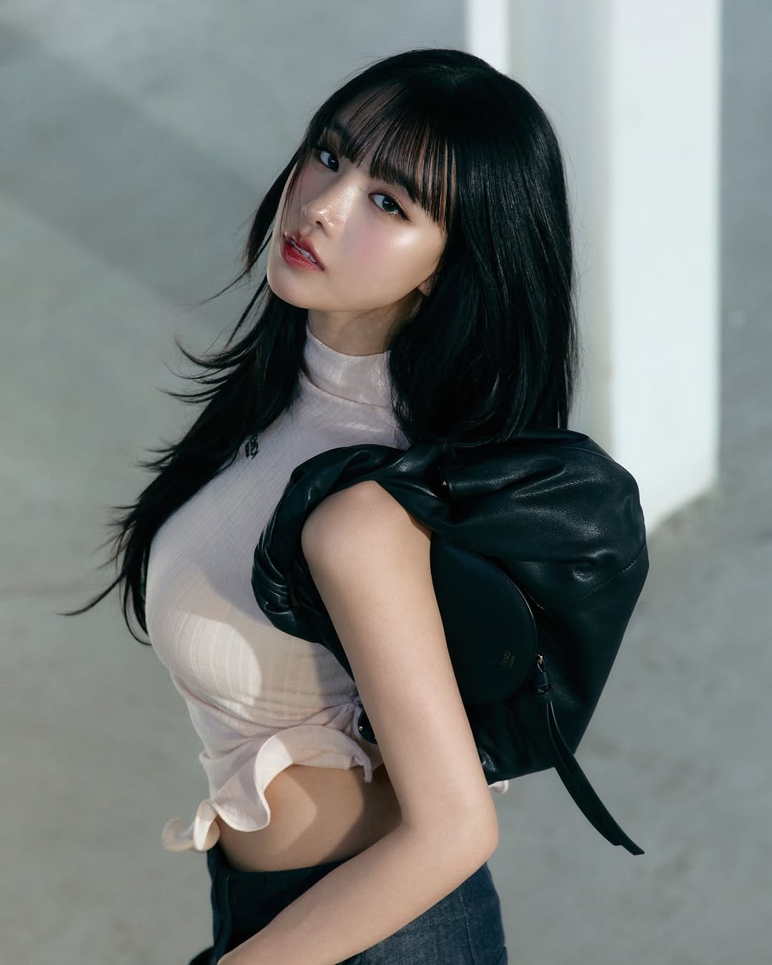 Photo by NATTY (( 나띠 )) on July 16, 2025. May be an image of one or more people, hair, makeup and bra.