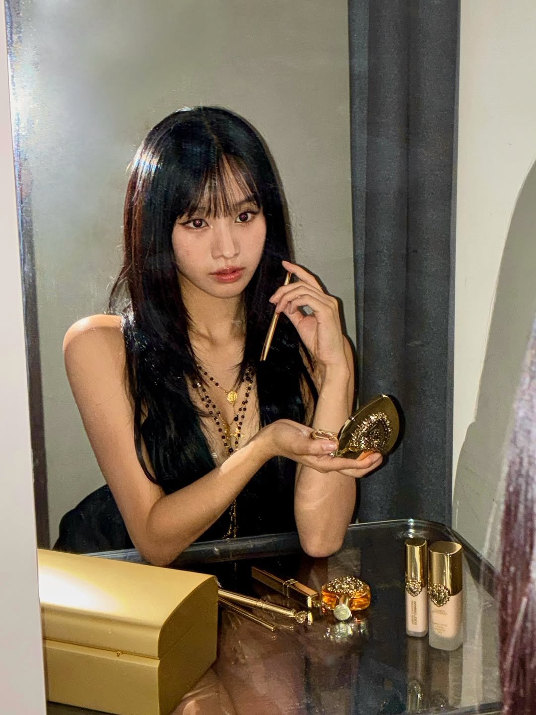 Photo by NATTY (( 나띠 )) on September 25, 2025. May be an image of 1 person, makeup, hair and text.