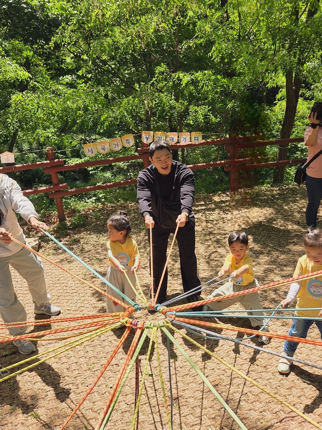 natural__su 게시물 이미지: .
함께라서 행복해❤️

오늘 부모 참여 수업!

진해 편백 치유의숲
공기,경치...