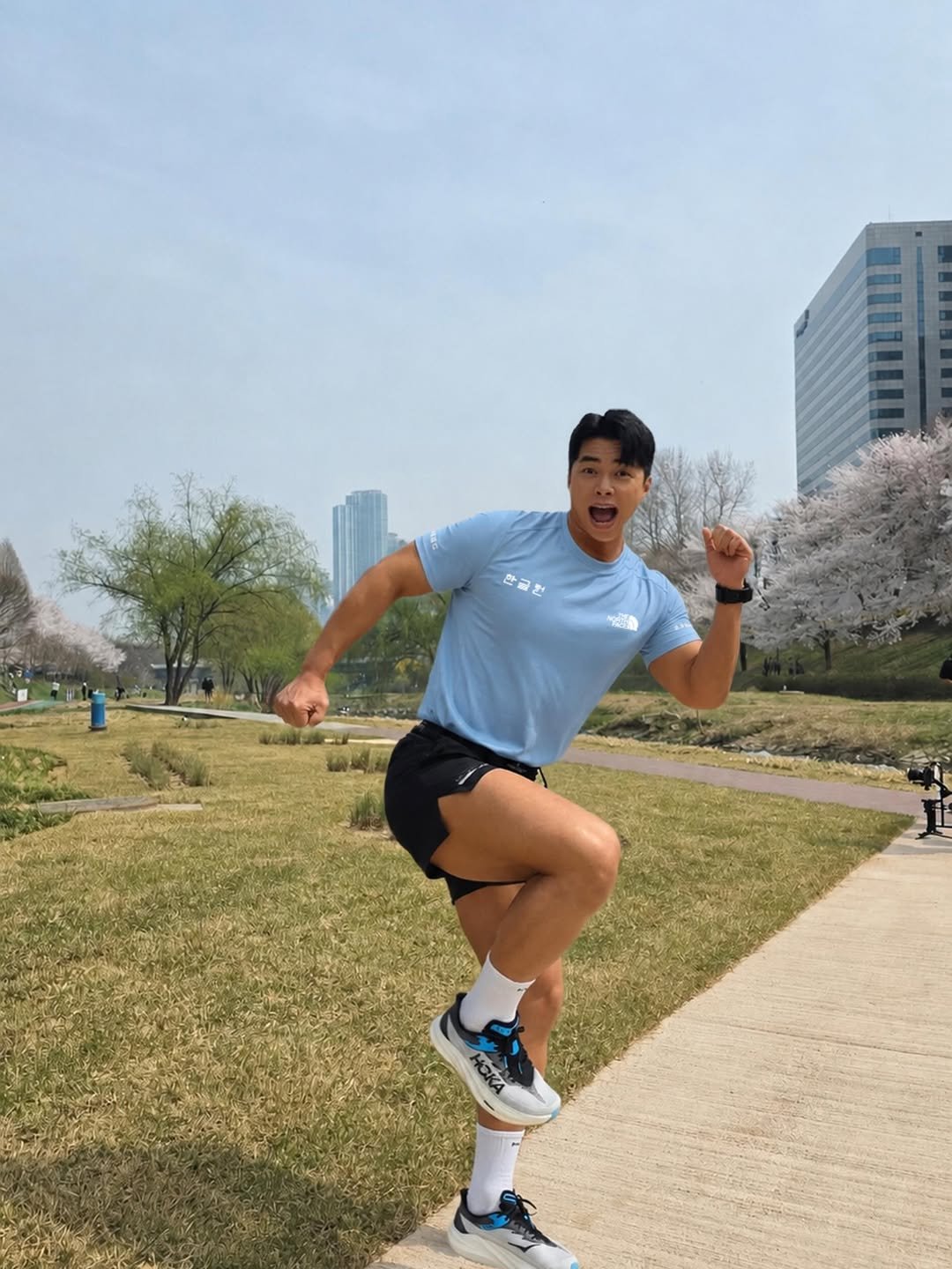 natural_masunho 게시물 이미지: .
2026 한글런 - 한글, 사람에 닿다
접수 진행중!

한글날 제정 100주년을...