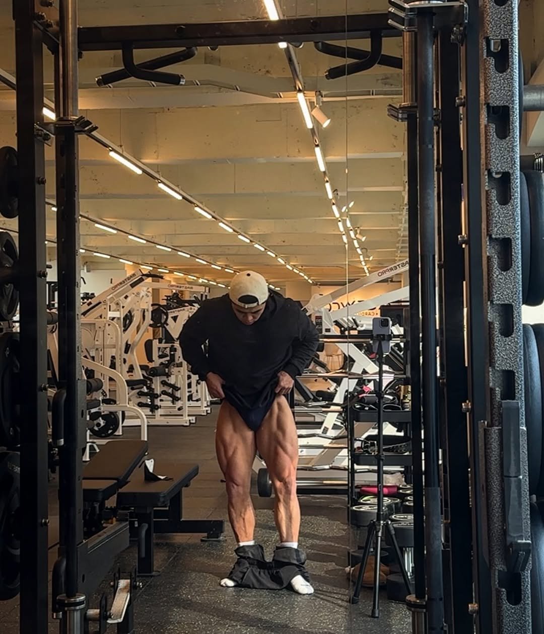 Photo by 마선호 on February 11, 2026. May be an image of body building and text.