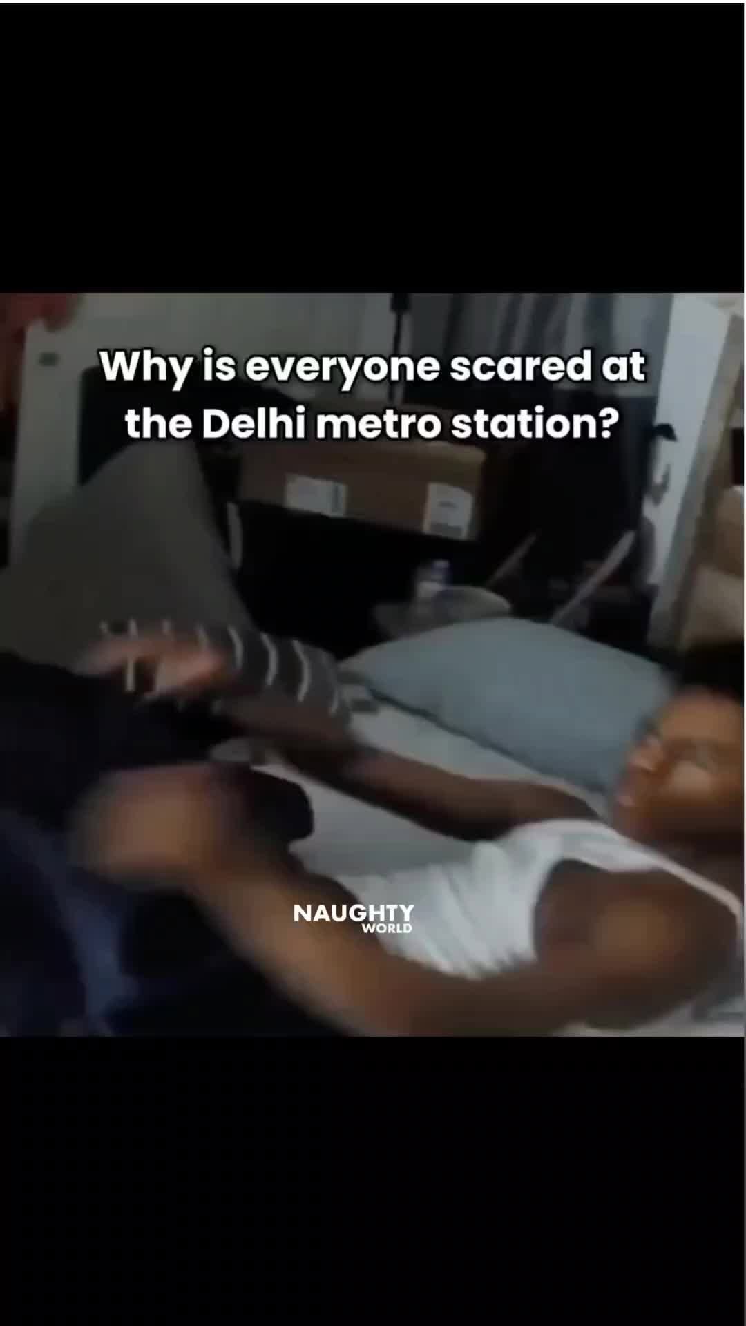 naughtyworld 게시물 이미지: Only in Delhi… where even your metro rides...