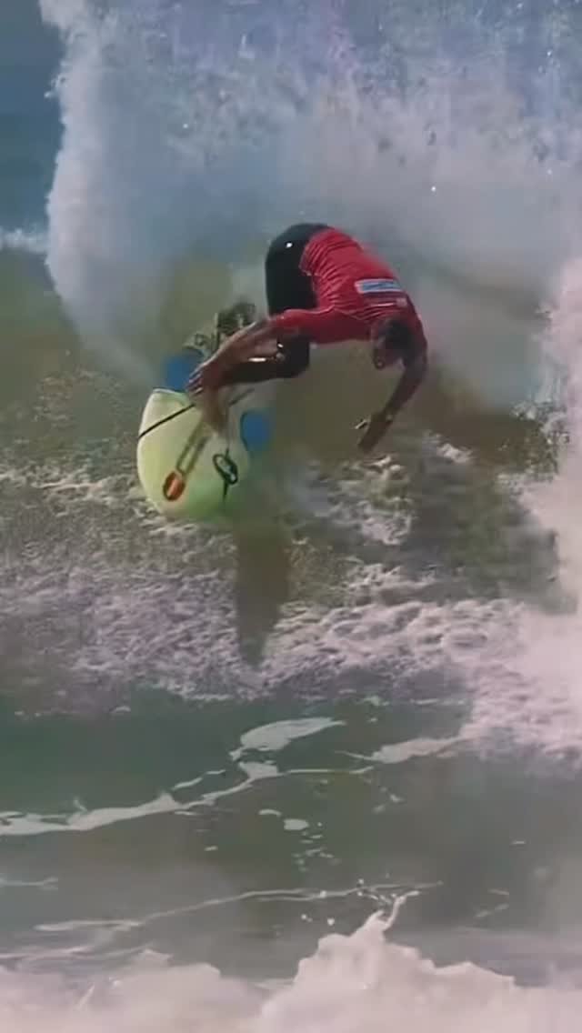 navegantessurfclube 게시물 이미지: Final de semana de altas ondas, muita energia...