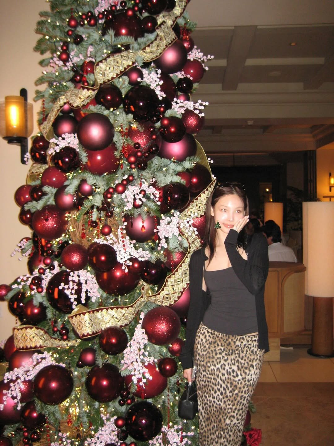 Photo by 나연 (NAYEON) on December 31, 2025. May be an image of christmas tree and tinsel.