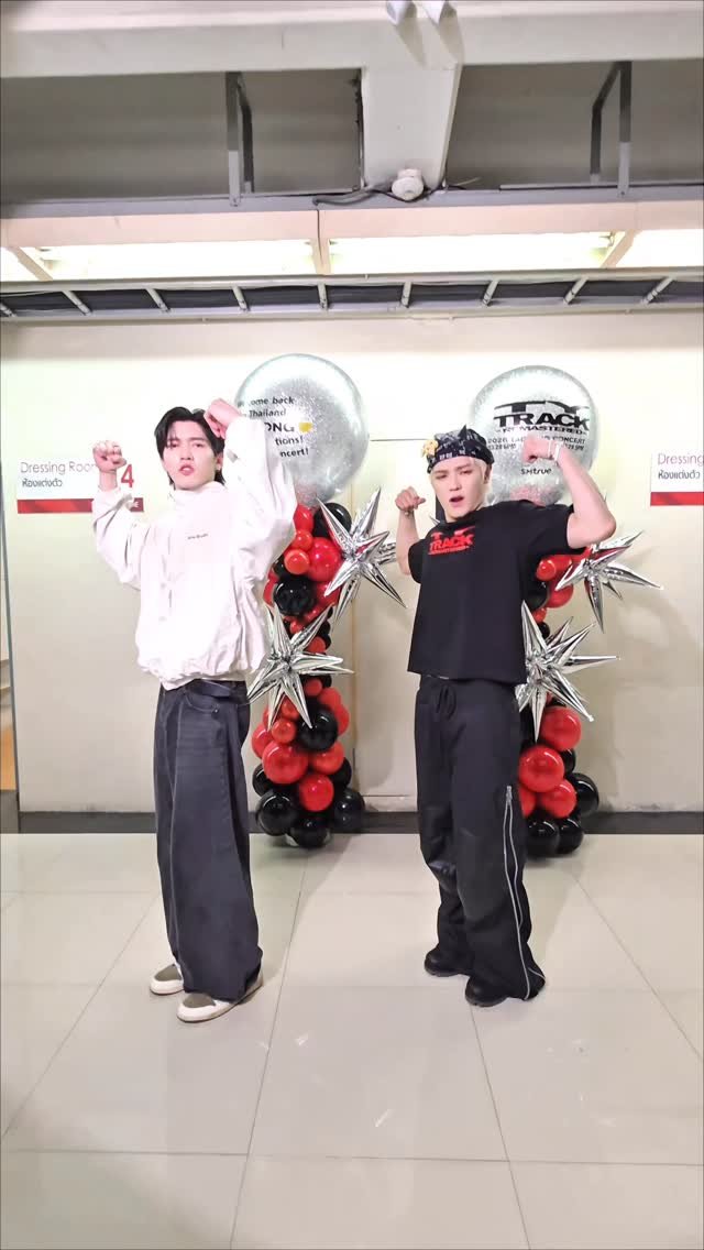 nct 게시물 이미지: #RockSolid w/ @aou_tnbknr 

EVERYTHING, ALL AT...