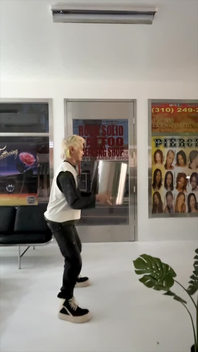 nct 게시물 이미지: 🏋 

EVERYTHING, ALL AT ONCE, NEO
2026NCT.COM...