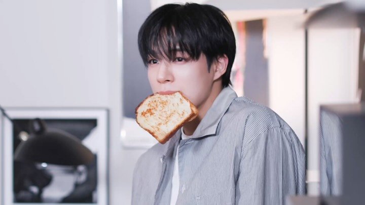 nct 게시물 이미지: [제노/재민] 상황문답 | 02. 주말의 오전

More on the...