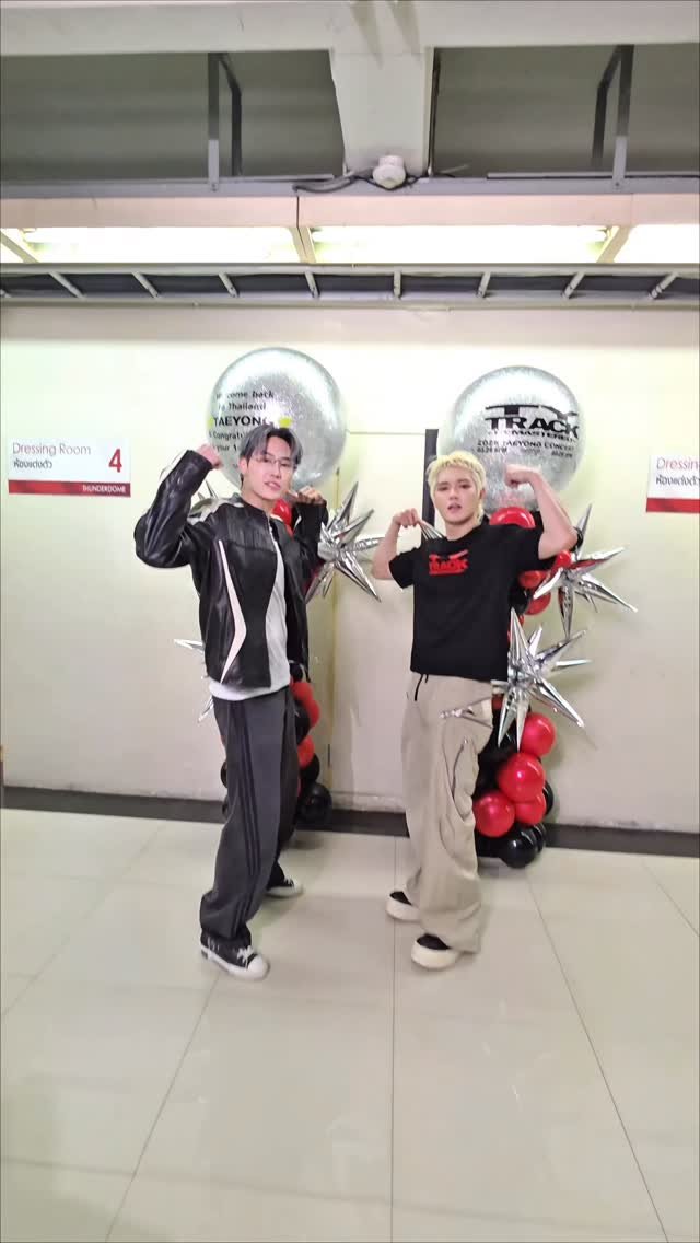 nct 게시물 이미지: #RockSolid w/ @bb0un 

EVERYTHING, ALL AT...