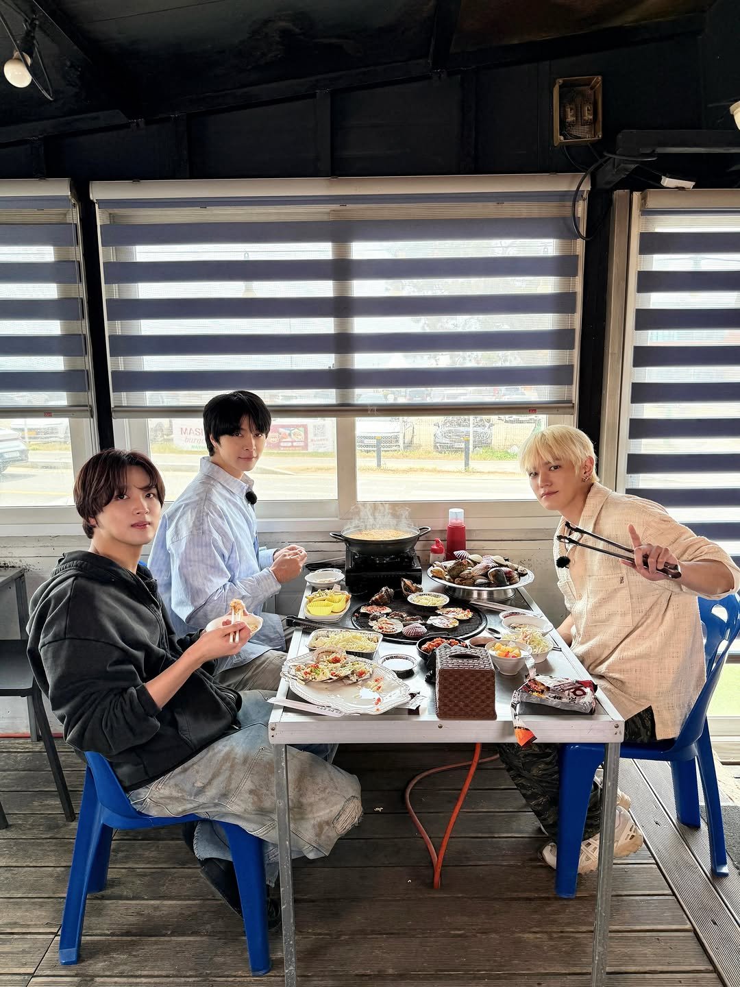 nct127 게시물 이미지: yummy 

EVERYTHING, ALL AT ONCE,...