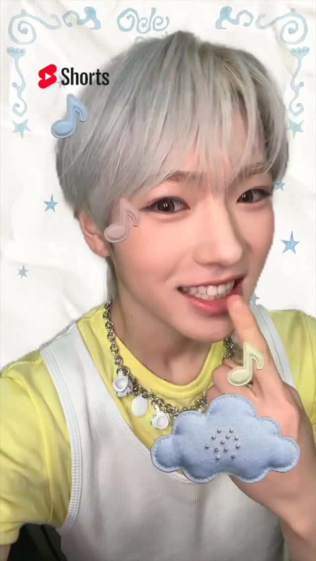 nctwish_official 게시물 이미지: ♫ 하늘에서 뚜루뚜가 내린다면

EVERYTHING, ALL AT ONCE,...