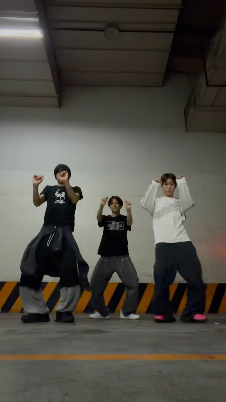 nctwish_official 게시물 이미지: Random Switch

#RIKU #YUSHI #RYO
#NCTWISH