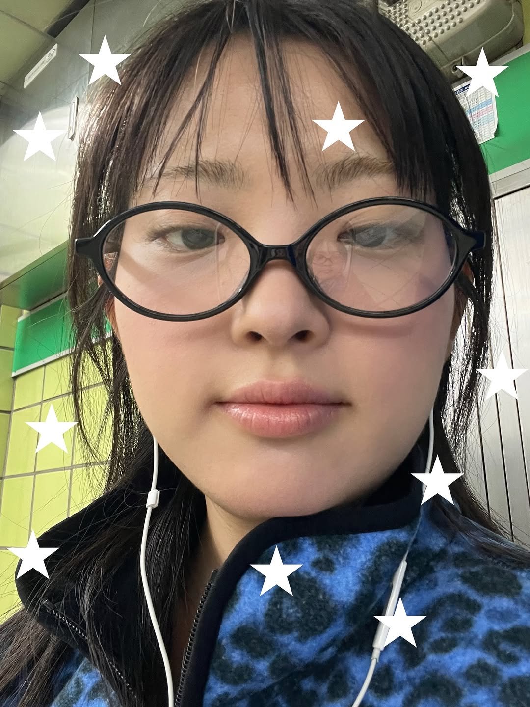 Photo by 목지혜 on March 04, 2026. May be a selfie of one or more people, eyeglasses and text.