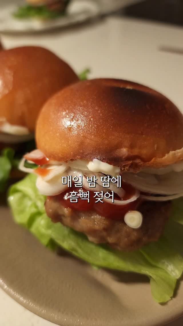 neollee_happywithit 게시물 이미지: 모닝빵으로 만드는 갓성비 추억 가득 미니 버거 레시피🍔🍔🍔

🧂 재료

모닝빵
미니...