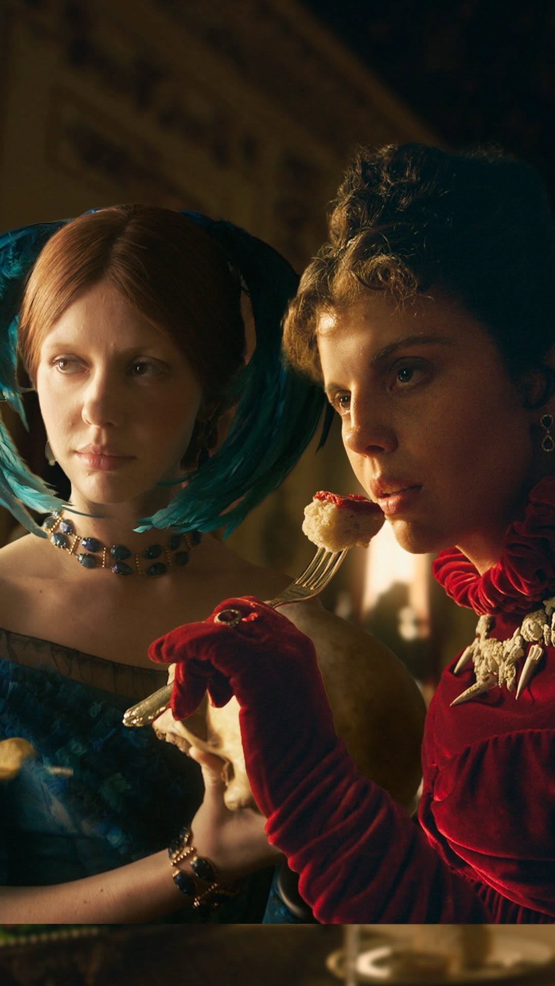 netflix 게시물 이미지: mia goth discusses playing two roles in...