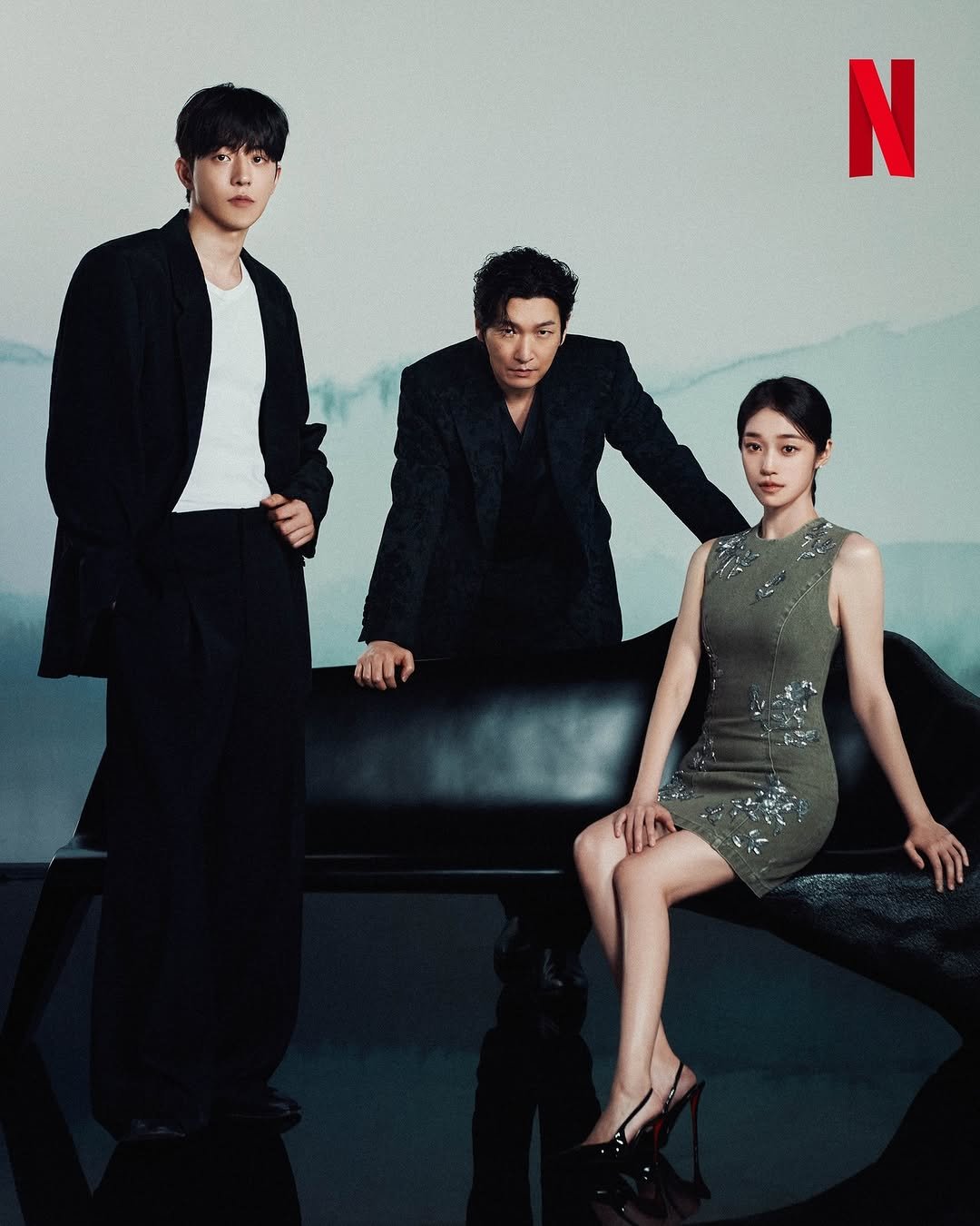 netflixkr 게시물 이미지: 위험하고도 매혹적인 궁, 
저주와 운명으로 얽힌 세 사람. 

넷플릭스 시리즈...