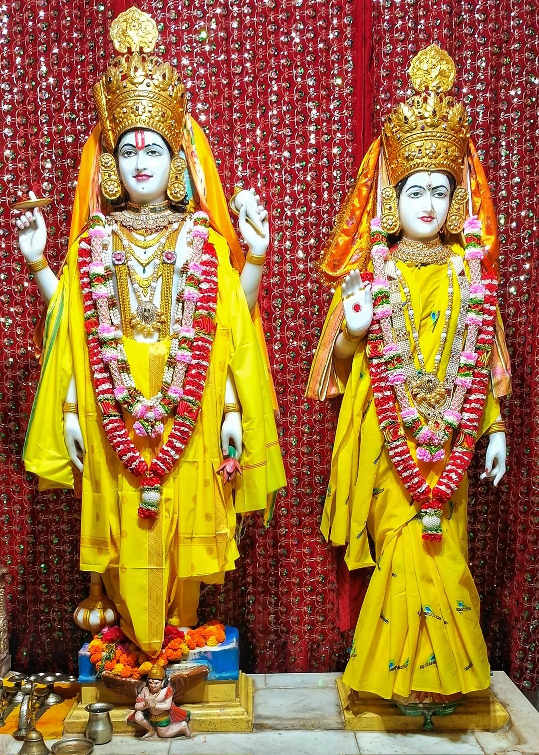 news18gujarati 게시물 이미지: શ્રી લક્ષ્મીનારાયણ (ગોલોકધામ), પ્રભાસક્ષેત્ર -...