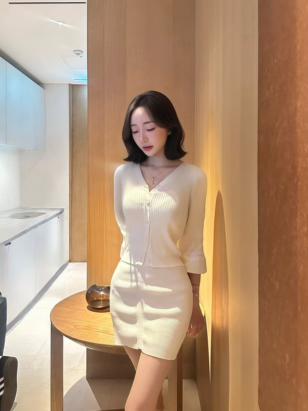 Photo by 새보미 🦔 on October 07, 2025. May be an image of 1 person, dress and text.