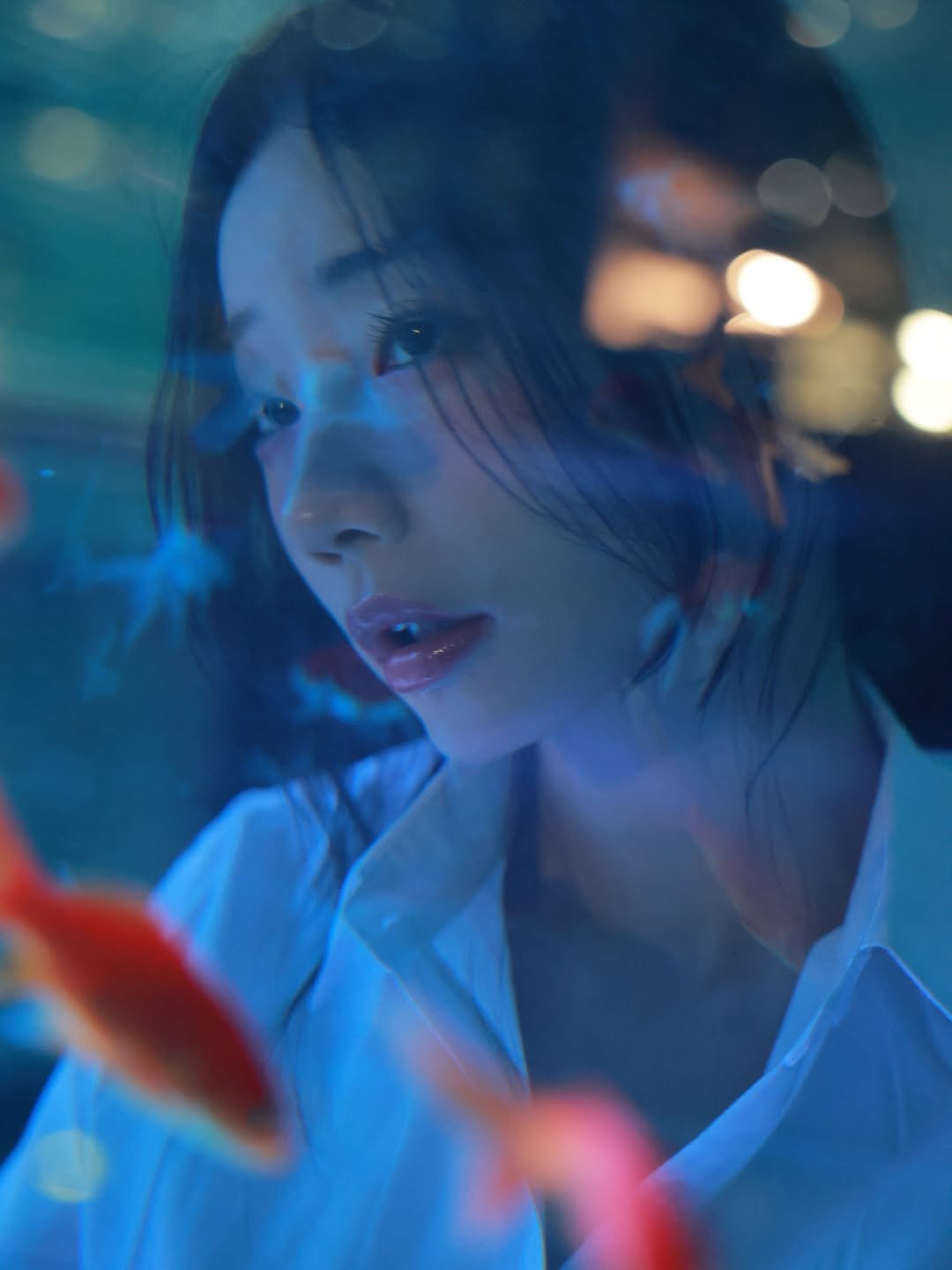 Photo shared by 새보미 🦔 on October 14, 2025 tagging @taehyeong_pic, and @goldfinch.studio_seoul. May be a closeup of one or more people, hair, goldfish and text.