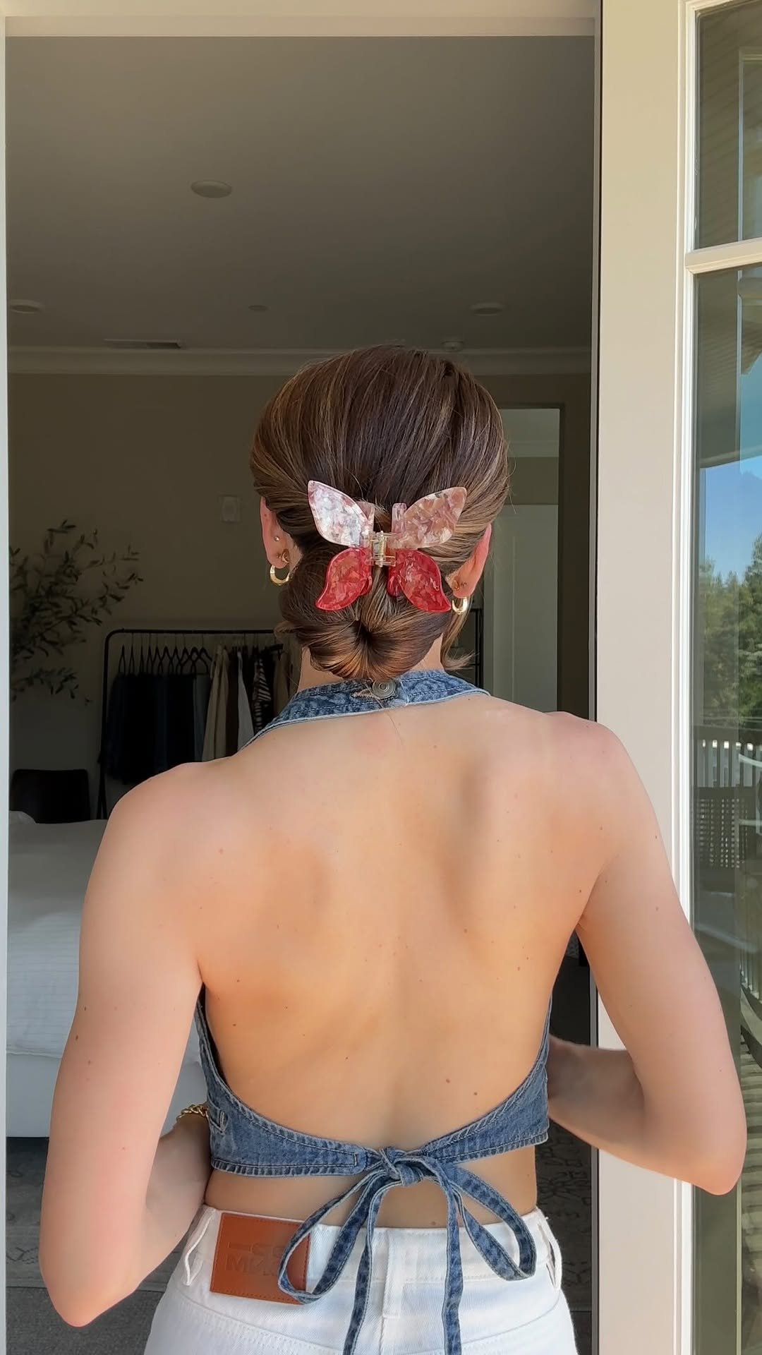 nicholeciotti 게시물 이미지: Three easy butterfly clip hairstyles 🦋 1, 2,...