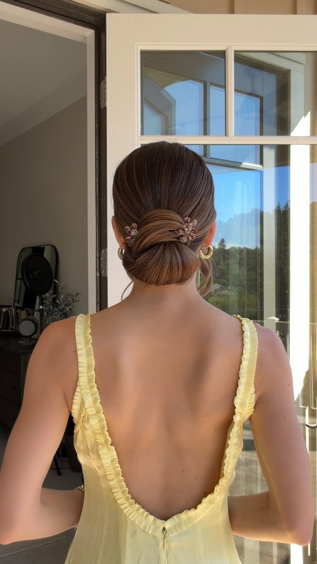 nicholeciotti 게시물 이미지: Wrapped Petal Bun 🌸

Gather your hair into a...