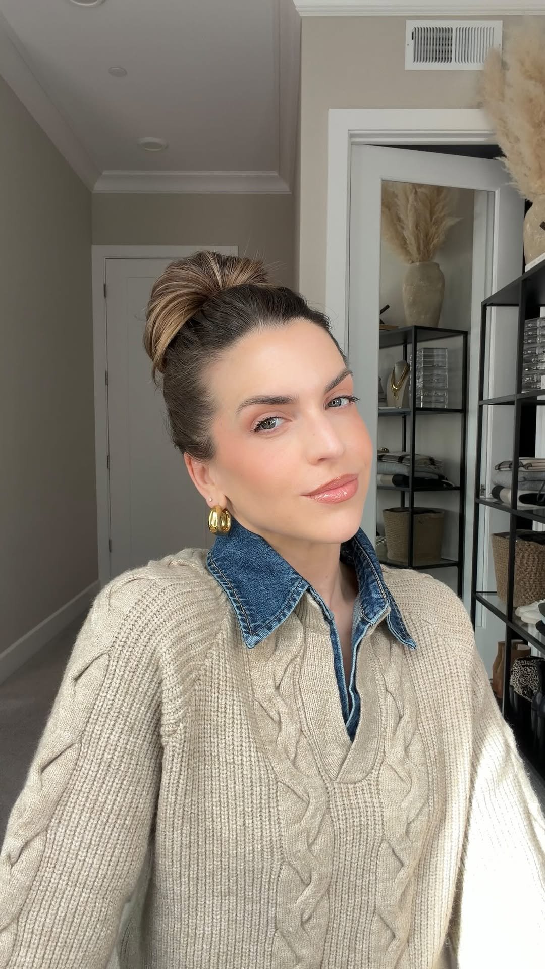 nicholeciotti 게시물 이미지: The Croissant Bun: layered, twisty, and...