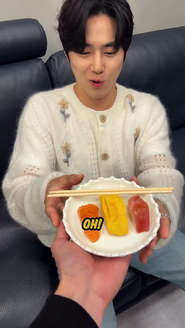nick.digiovanni 게시물 이미지: K-Pop Stars Rate My Food