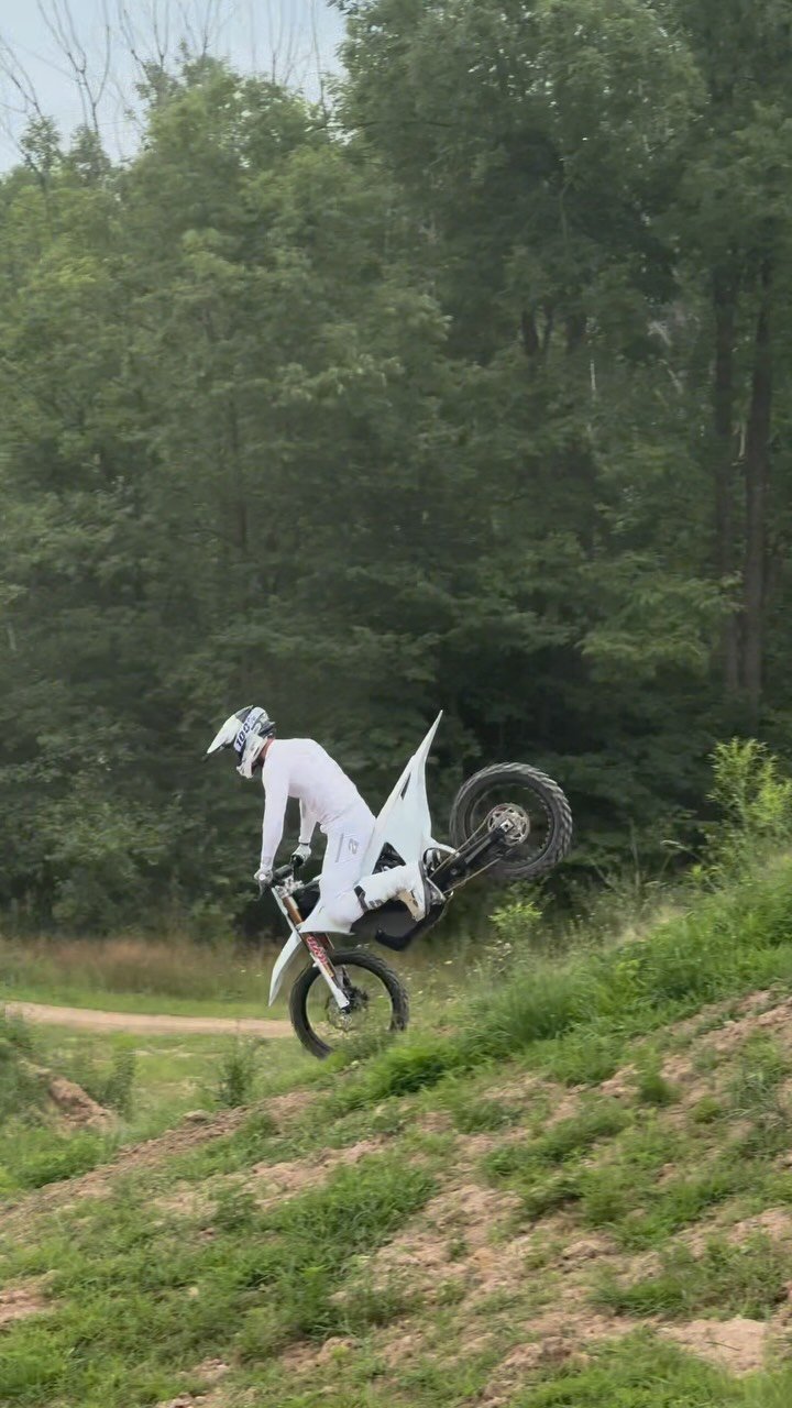 nicktomasunas 게시물 이미지: Been keeping it on one 🛞 a lot this summer