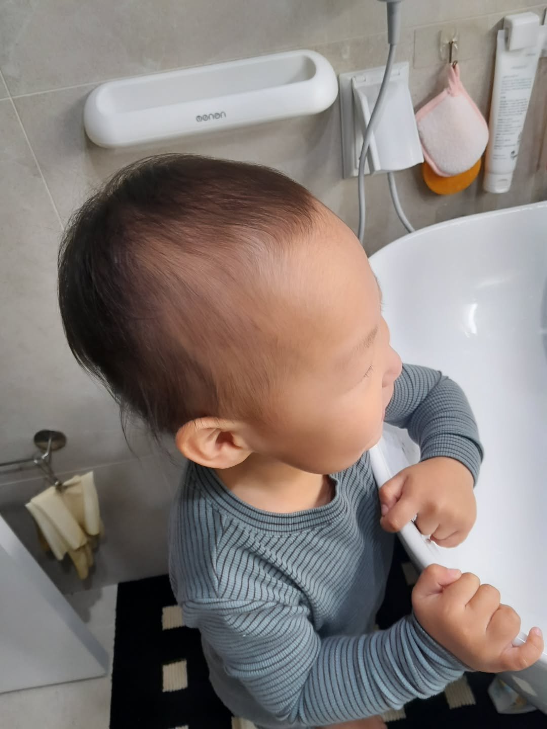 Photo by 니콜쌤 | EBS 유초등영어 19년 | 즐거운 영어의 시작 영어친구 대표 🙆‍♀️ on February 11, 2026. May be an image of baby, hair, toothbrush and text.