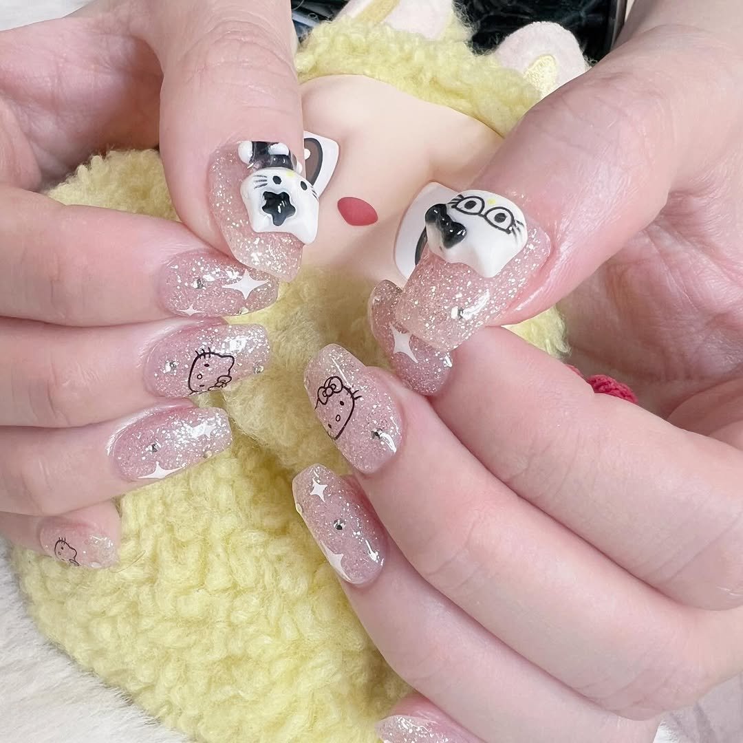 Photo by 新妻ゆうか｜Yuuka Niizuma on December 24, 2025. May be an image of one or more people, fingernails and text.