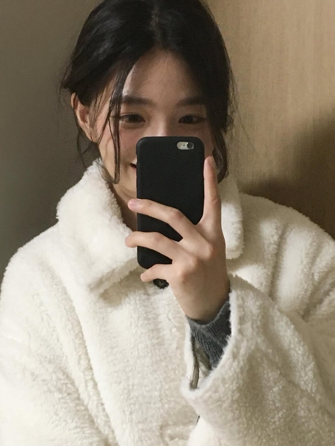 Photo by 여울 yeowool on November 21, 2025. May be a selfie of one or more people, hair, duffle coat, bath robe, parka, jacket and text.