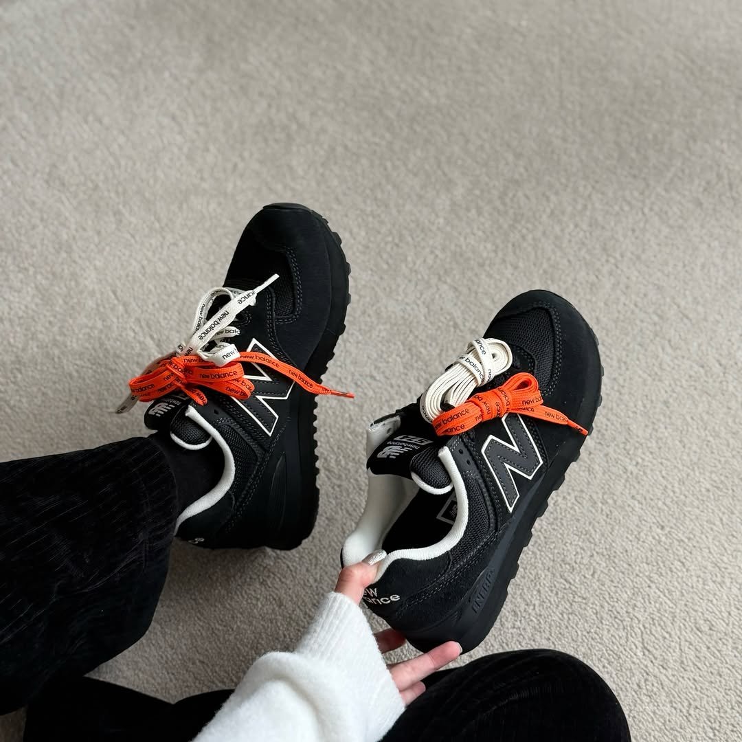 Photo by 𝘊𝘰𝘭𝘭𝘦𝘤𝘵𝘰𝘳𝘴 on December 26, 2025. May be an image of sneakers and text.