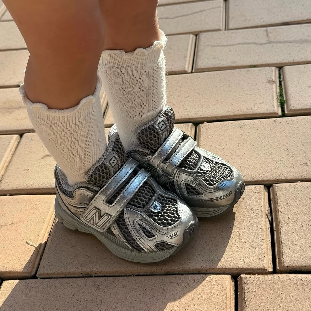 Photo by 𝘊𝘰𝘭𝘭𝘦𝘤𝘵𝘰𝘳𝘴 on September 27, 2025. May be an image of sandals, sock, baby shoes and text.