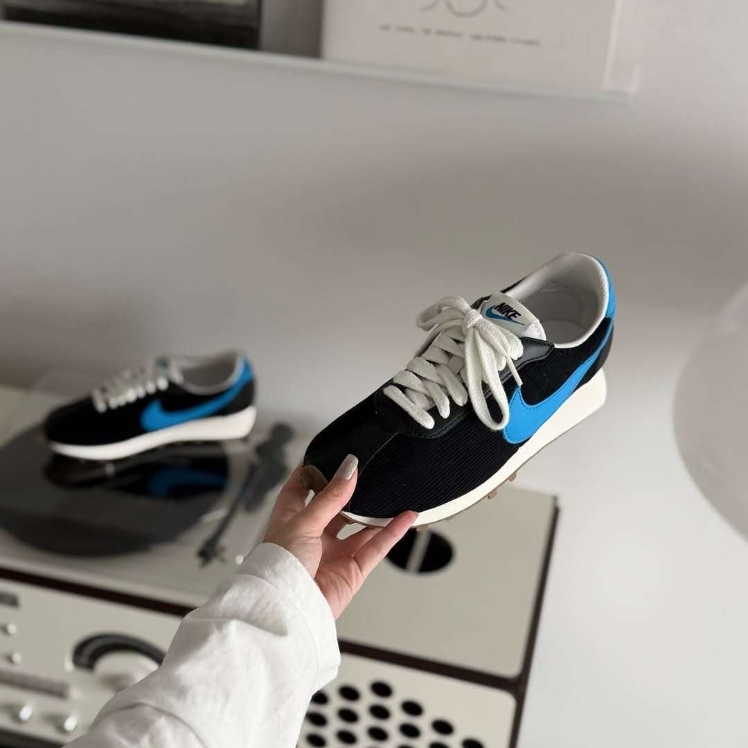 Photo by 𝘊𝘰𝘭𝘭𝘦𝘤𝘵𝘰𝘳𝘴 on December 27, 2025. May be an image of sneakers and text.