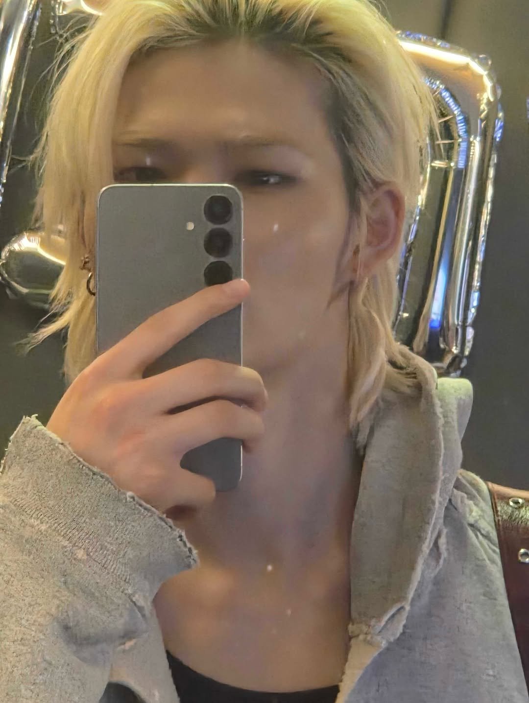 Photo by NI-KI 니키 fanpage on October 06, 2025.