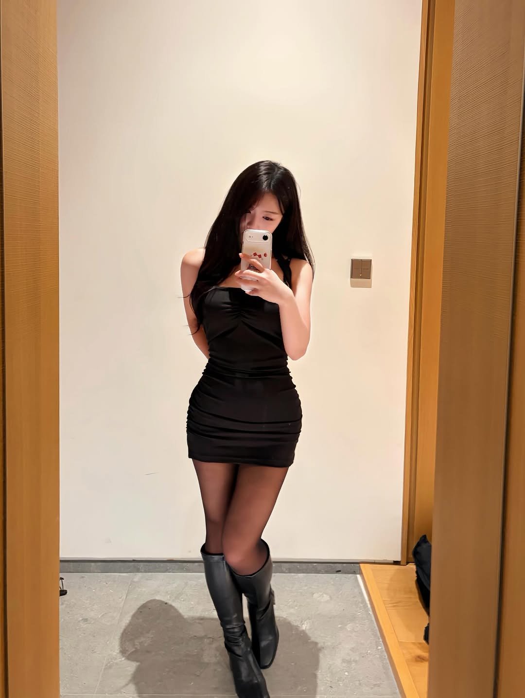 Photo shared by 장혜린 | 리리 🩷 on December 06, 2025 tagging @gpttour. May be an image of miniskirt, dress and text.