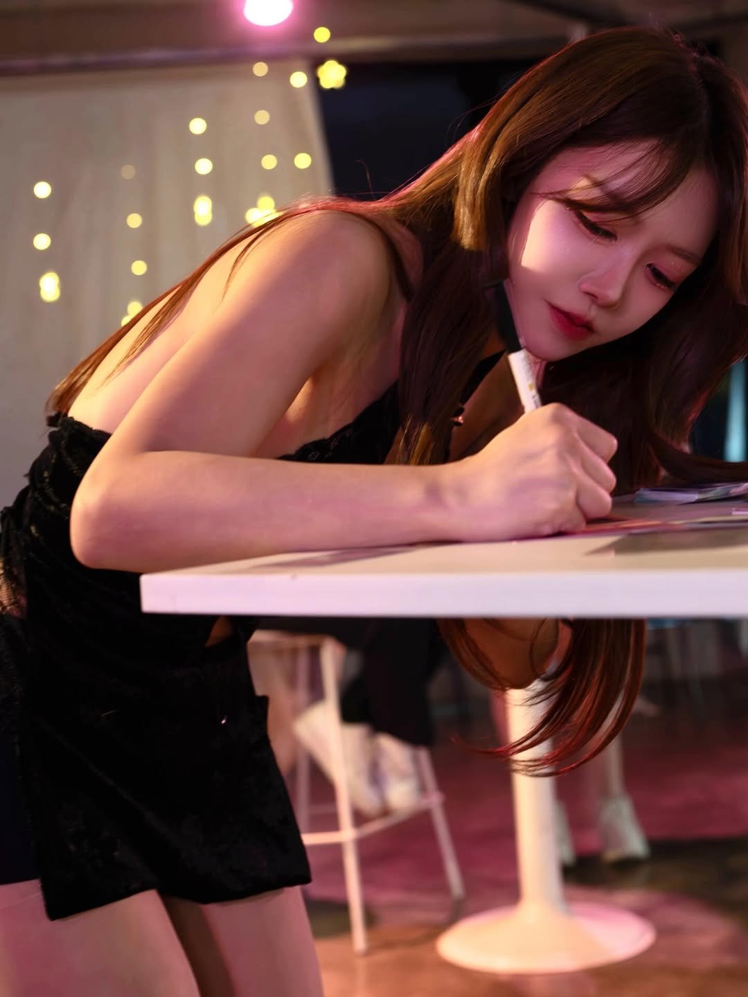 Photo by 리리 🩷 on February 06, 2026. May be an image of miniskirt.