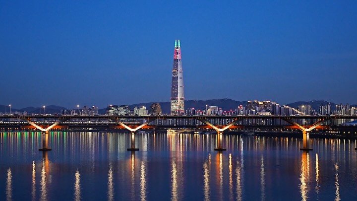 nite_4all 게시물 이미지: 해질녘 영동대교.

📍장소 : 영동대교

🚶‍♂️‍➡️가는 길 : 청담역 13,...