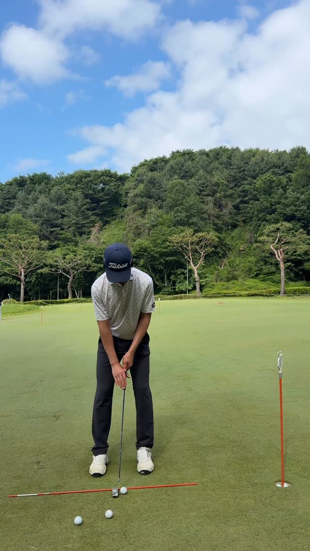 nk_golf_ 게시물 이미지: .Jayden putting face on. 오른손 집게 그립을 처음부터 잡아오고...