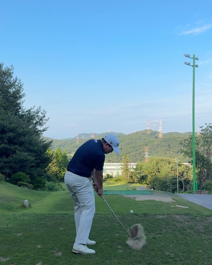 nk_golf_ 게시물 이미지: .선수들과 필드레슨 중 내리막 135m PW 펀치샷 입니다.

✔️방향성이 중요한...
