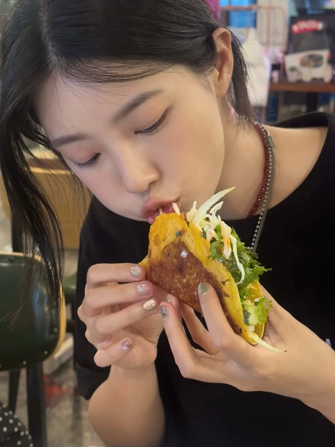 Photo by 홍민하 on July 17, 2025. May be an image of 1 person, club sandwich, burger, chicken sandwich, toast and text.