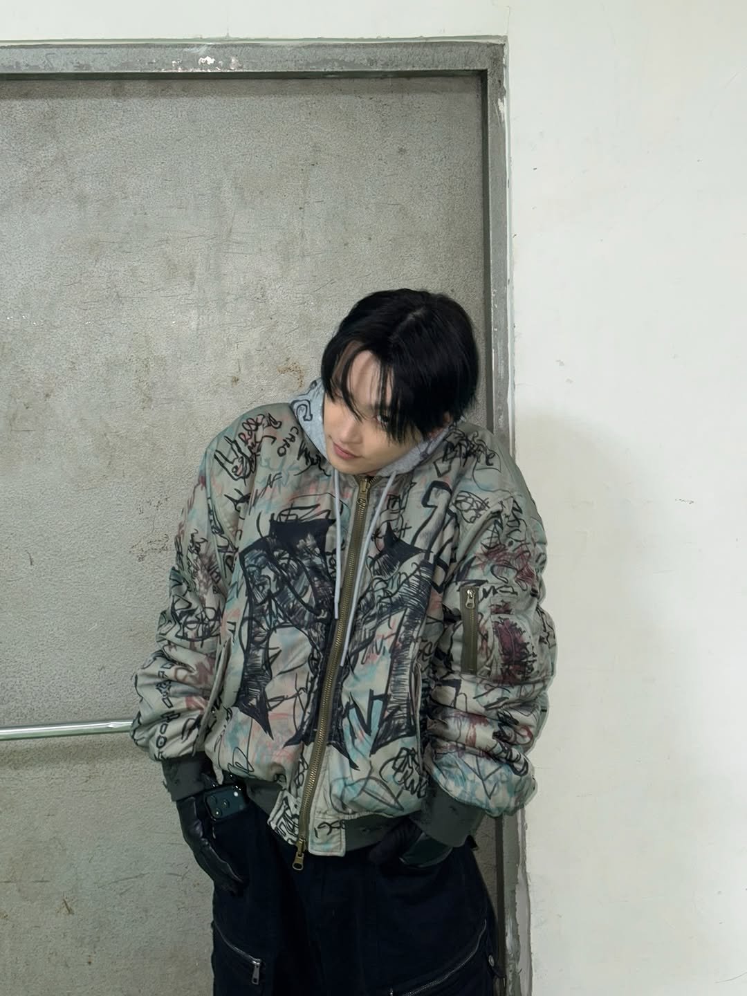 Photo by 홍중 (HONGJOONG) on March 04, 2026. May be an image of duffle coat, parka, jacket and text.